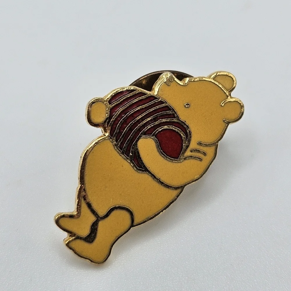 VINTAGE Disney Classic Winnie the Pooh Red Honey Pot Collectible Pin